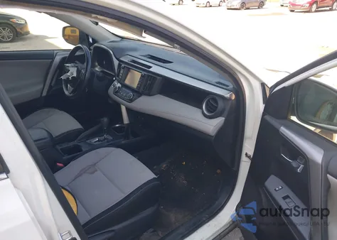 2016 Toyota Rav4 Xle z USA, uszkodzony, nr VIN JTMRFREV3GJ071034